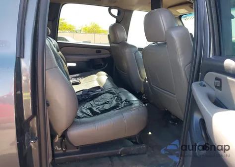 2002 Chevrolet Suburban 1500 Lt z USA, uszkodzony, nr VIN 1GNFK16Z32J294238